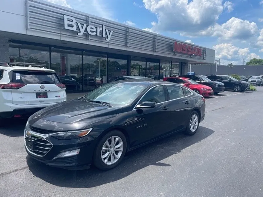 2023 Chevrolet Malibu 1LT photo 1