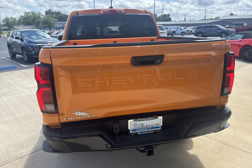 2025 Chevrolet Colorado Z71 photo 1
