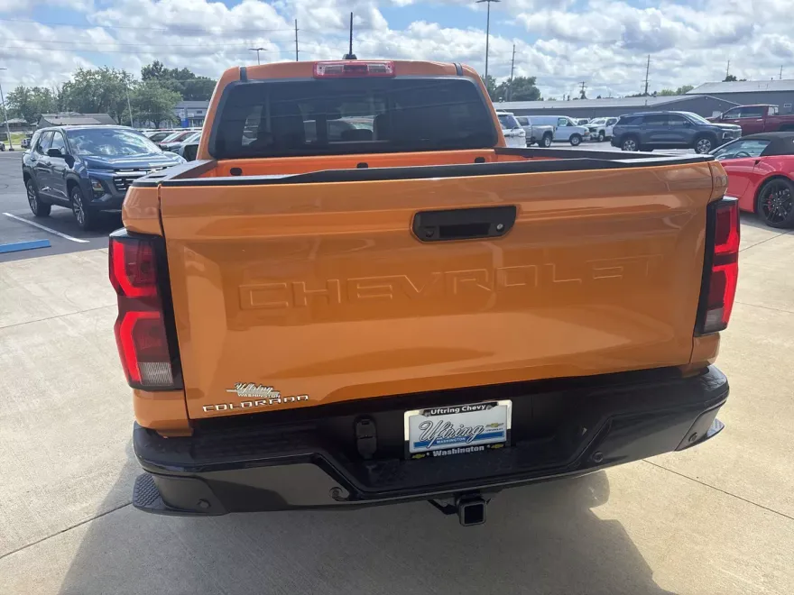 2025 Chevrolet Colorado Z71 photo 1