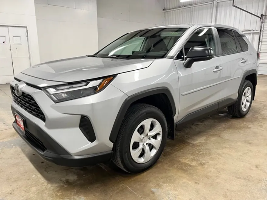 2024 Toyota RAV4 LE photo 1