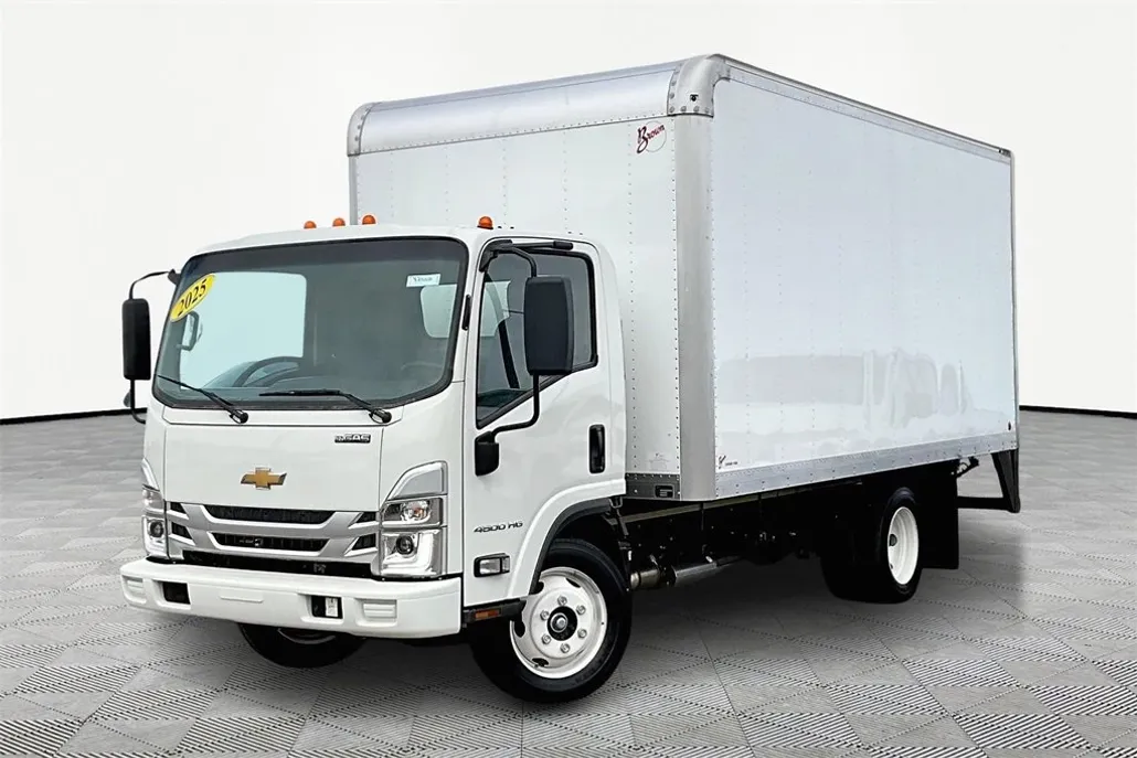 2025 Chevrolet Silverado 4500HD photo 1