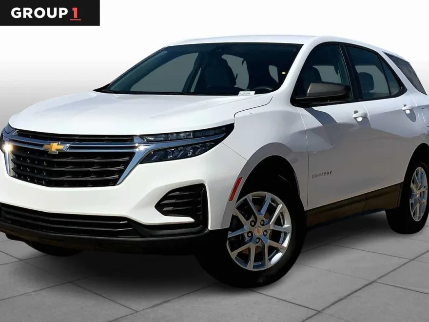 2023 Chevrolet Equinox LT photo 1
