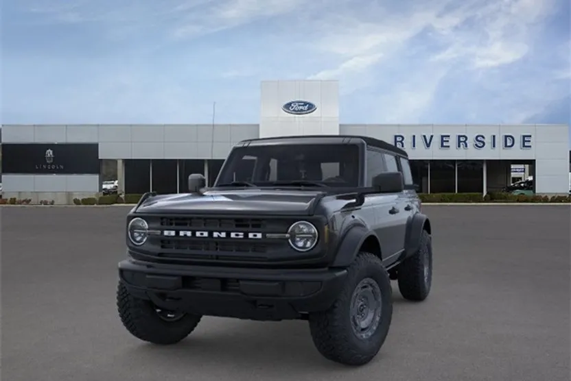 2025 Ford Bronco Base photo 1