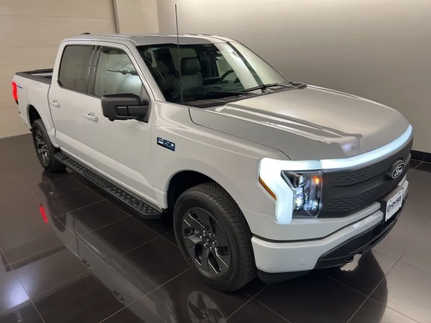2025 Ford F-150 Lightning photo 1