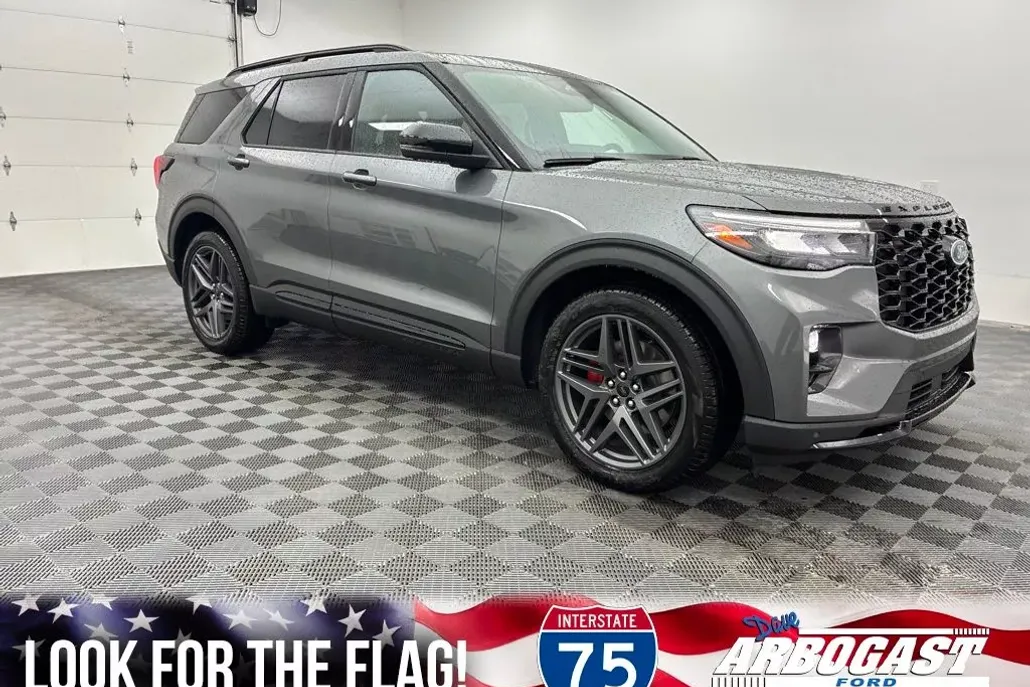 2025 Ford Explorer ST photo 1