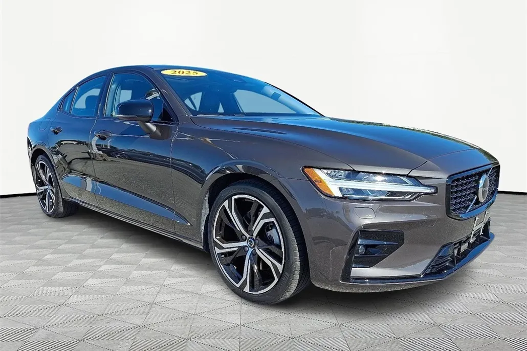 2025 Volvo S60 B5 Core photo 1