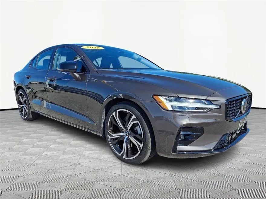 2025 Volvo S60 B5 Core photo 1