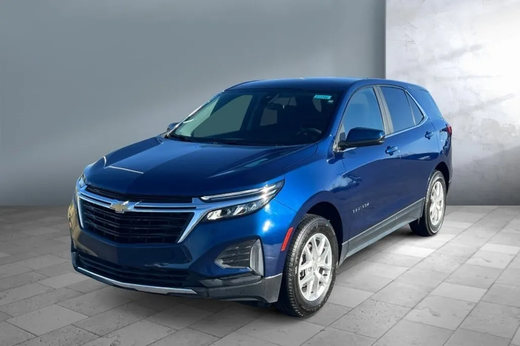 2023 Chevrolet Equinox LT photo 1