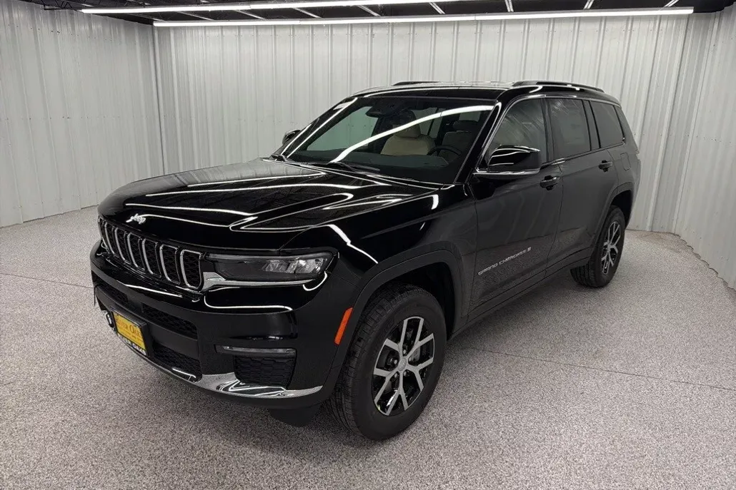 2025 Jeep Grand Cherokee Limited photo 1