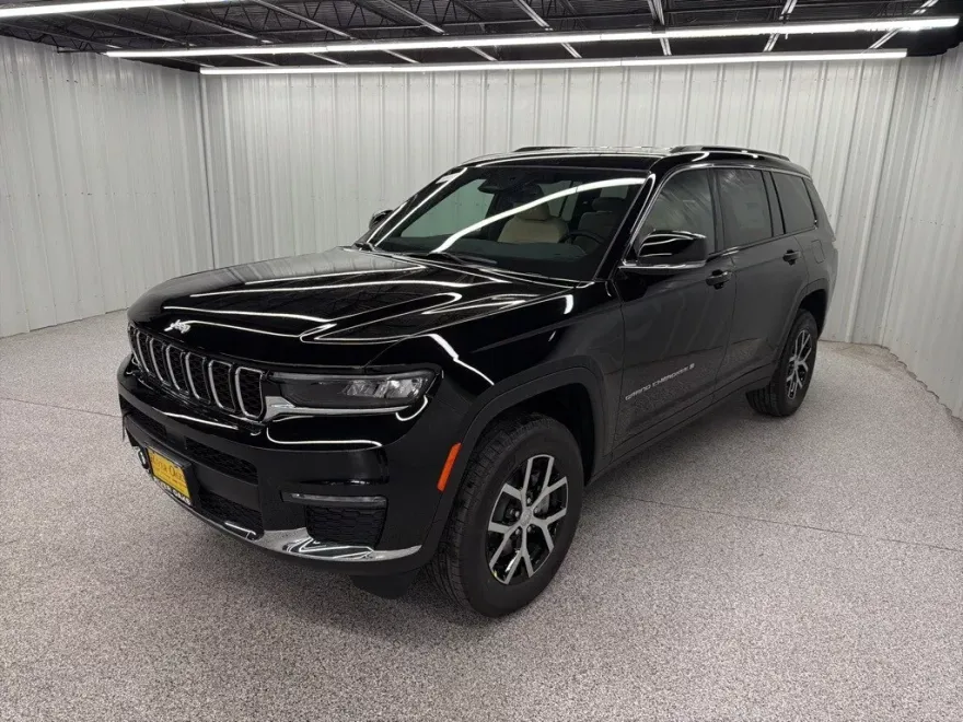 2025 Jeep Grand Cherokee Limited photo 1