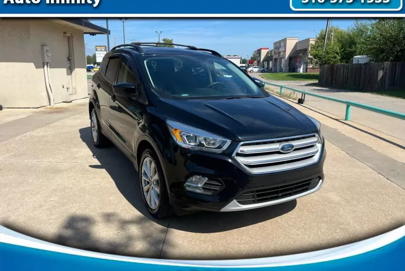 2019 Ford Escape SEL photo 1