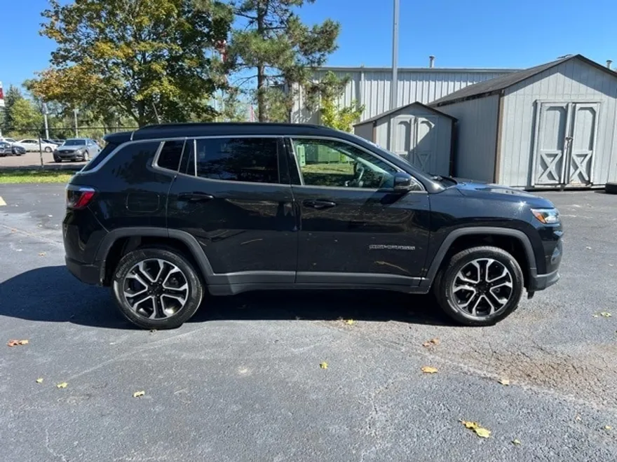 2022 Jeep Compass Limited photo 1