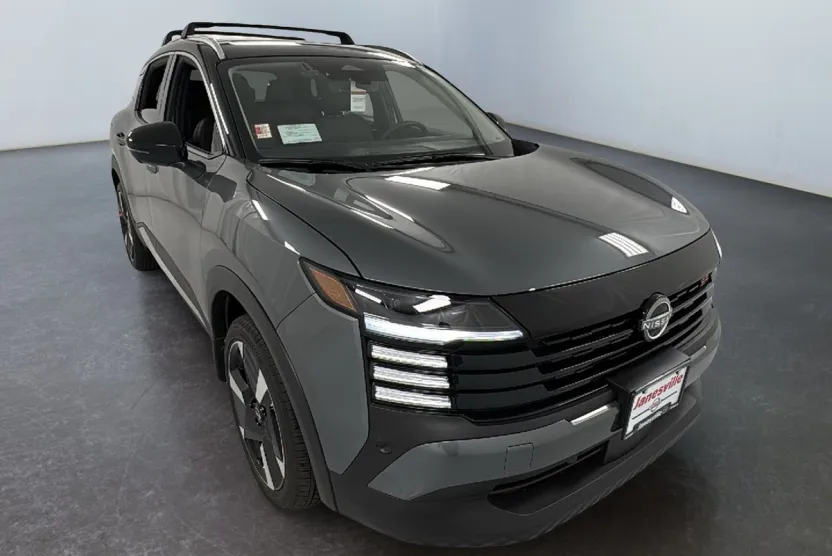 2026 Nissan Kicks SR photo 1