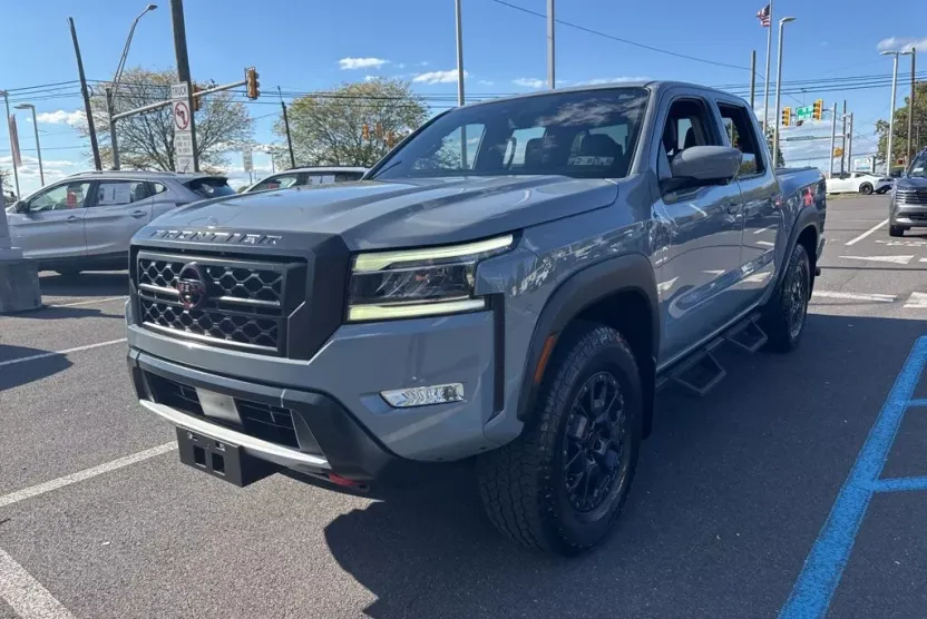 2023 Nissan Frontier PRO-4X photo 1