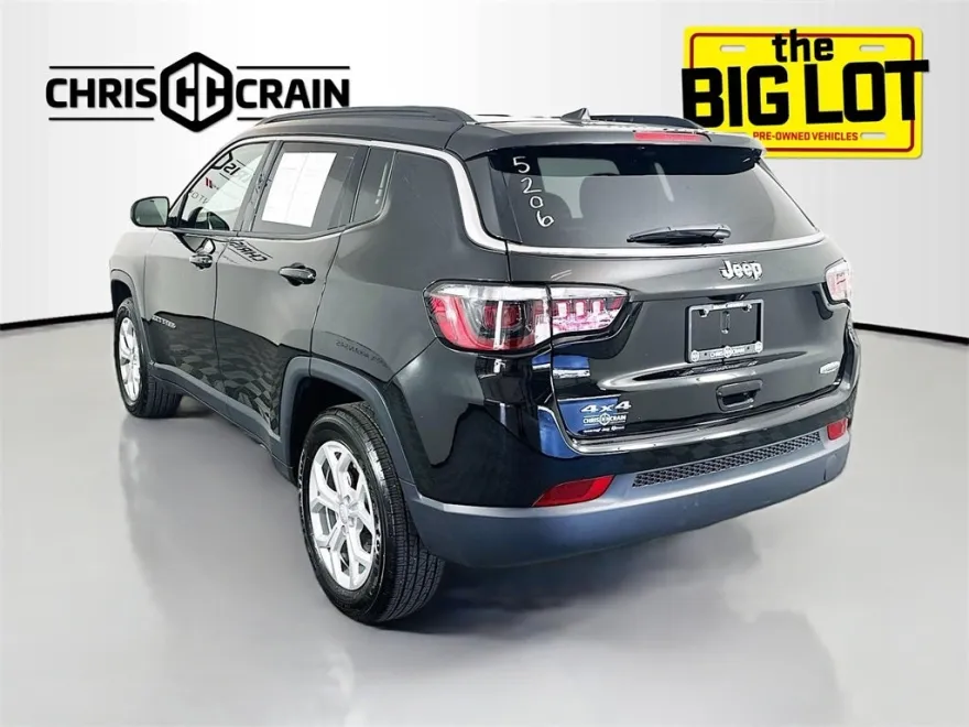 2024 Jeep Compass Latitude photo 1