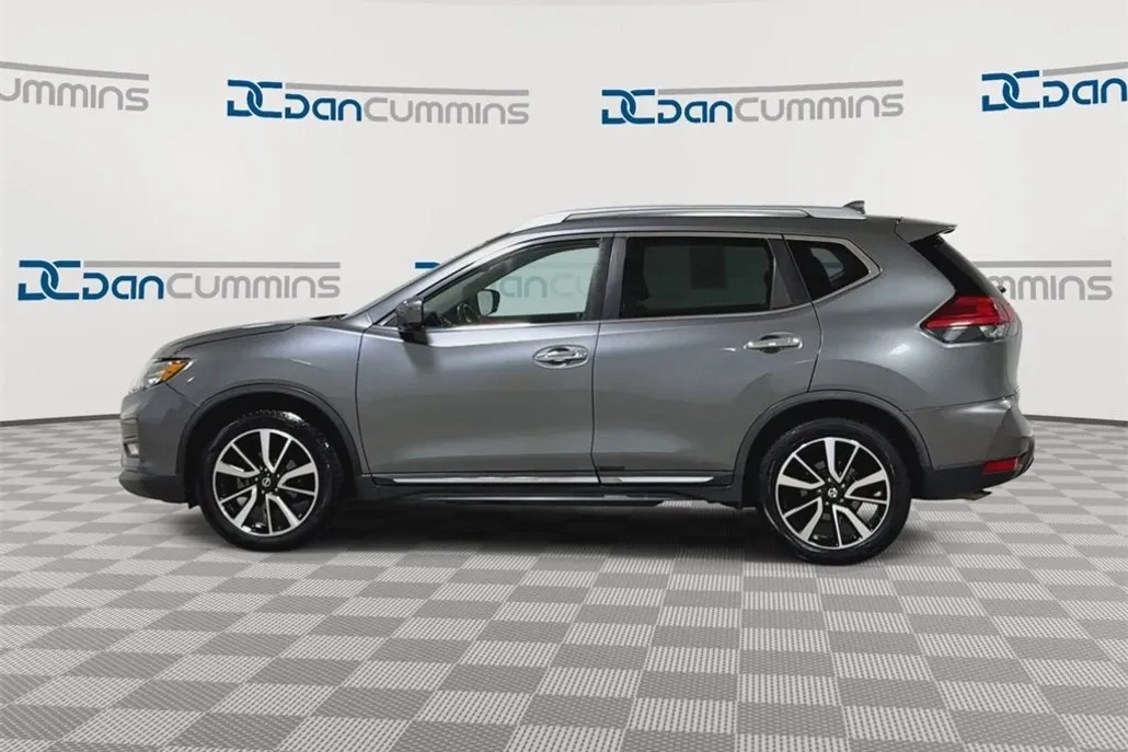 2017 Nissan Rogue SL photo 1