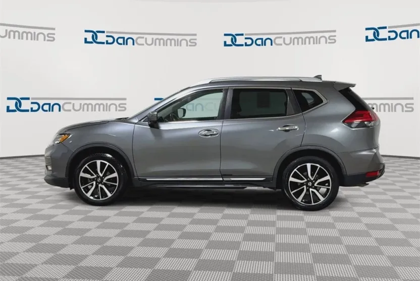 2017 Nissan Rogue SL photo 1