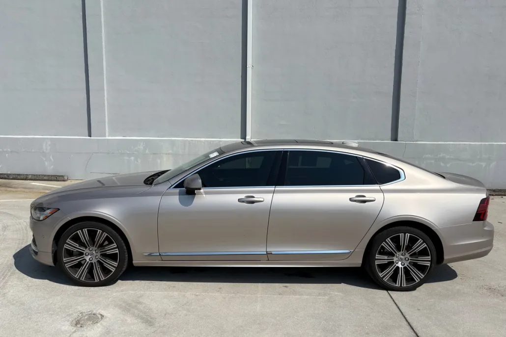 2023 Volvo S90 Ultimate photo 1
