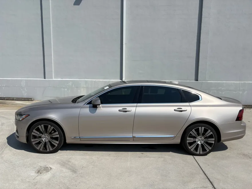 2023 Volvo S90 Ultimate photo 1
