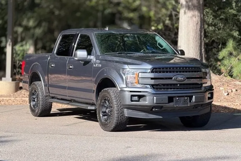 2019 Ford F-150 Lariat photo 1