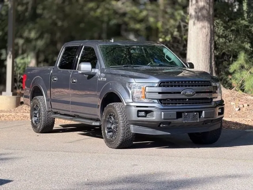 2019 Ford F-150 Lariat photo 1