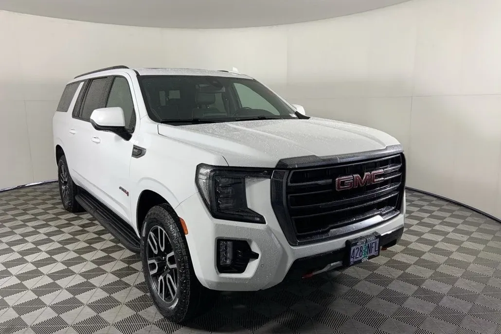 2021 Gmc Yukon XL AT4 photo 1