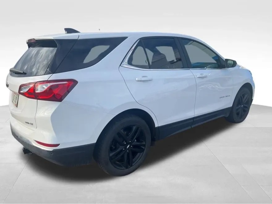 2021 Chevrolet Equinox LT photo 1