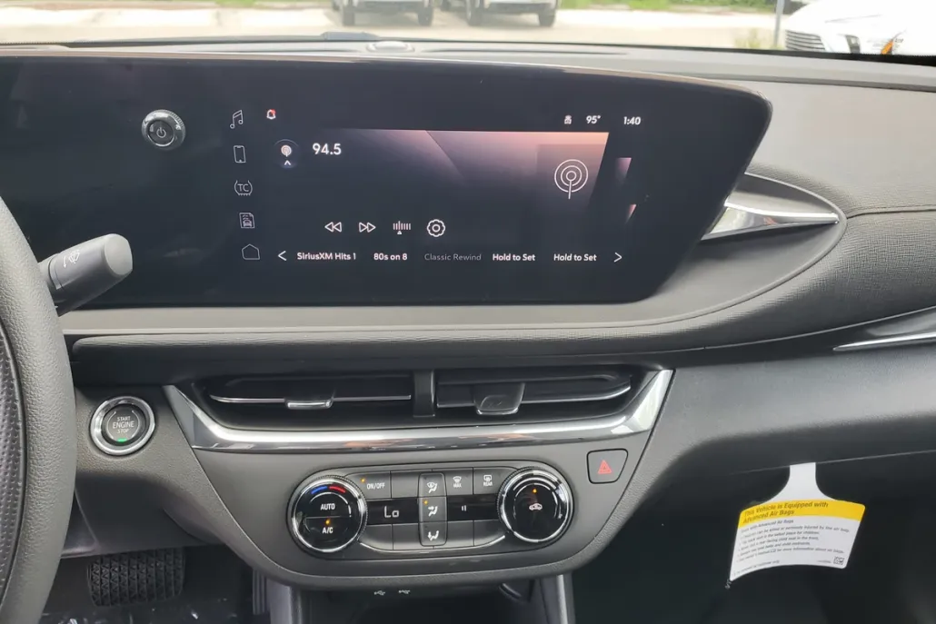 2025 Buick Envista Preferred photo 1