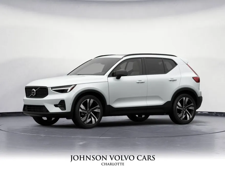 2026 Volvo XC40 photo 1