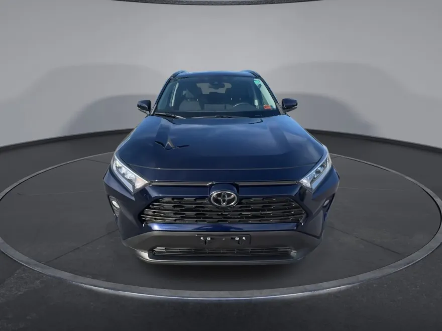 2021 Toyota RAV4 XLE photo 2