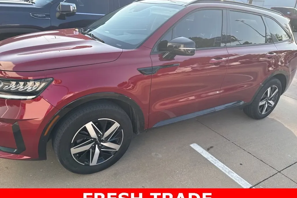 2023 Kia Sorento EX photo 1