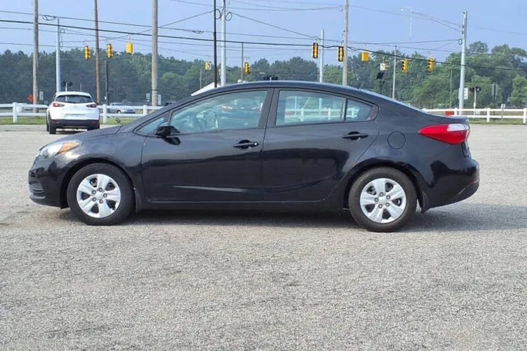 2015 Kia Forte LX photo 1