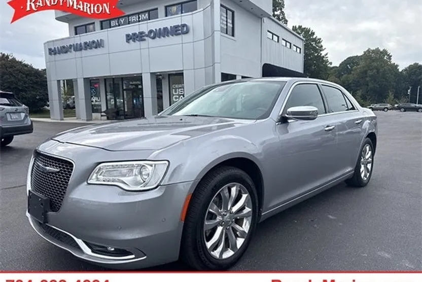 2018 Chrysler 300 Limited photo 1