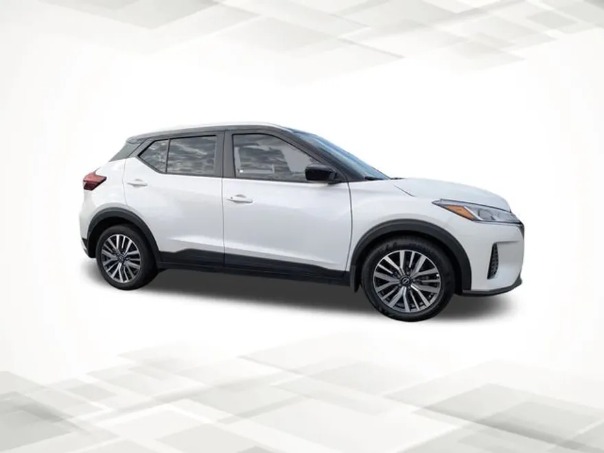 2023 Nissan Kicks SV photo 1