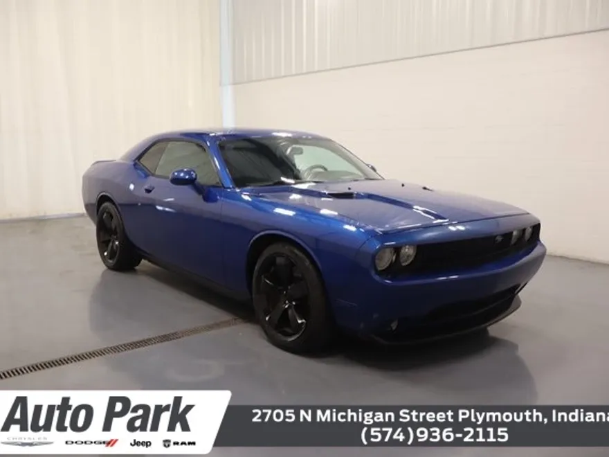 2012 Dodge Challenger R/T photo 1