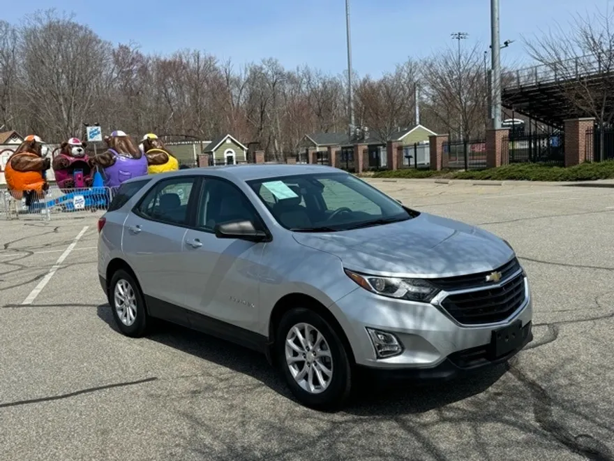 2021 Chevrolet Equinox LS photo 1