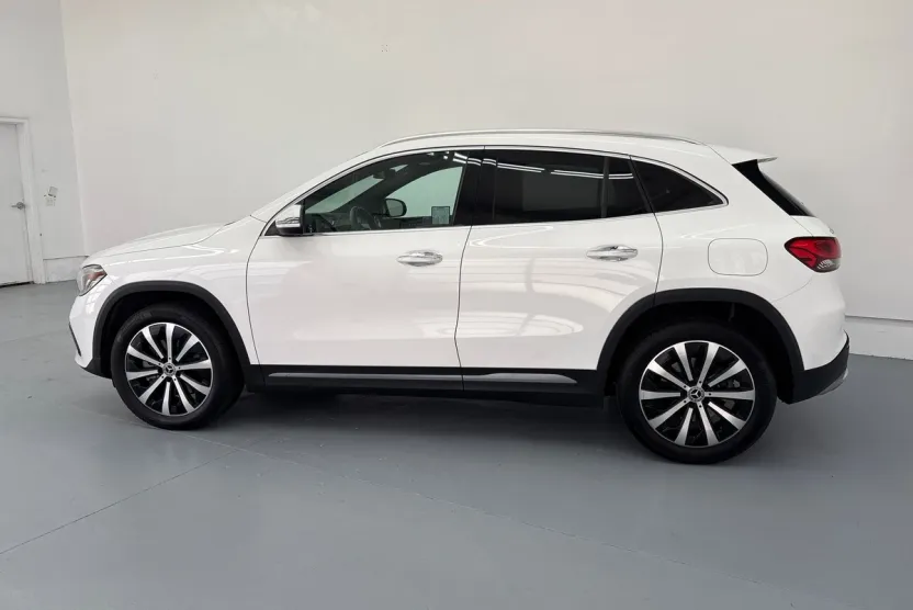 2023 Mercedes Benz GLA 250 photo 1