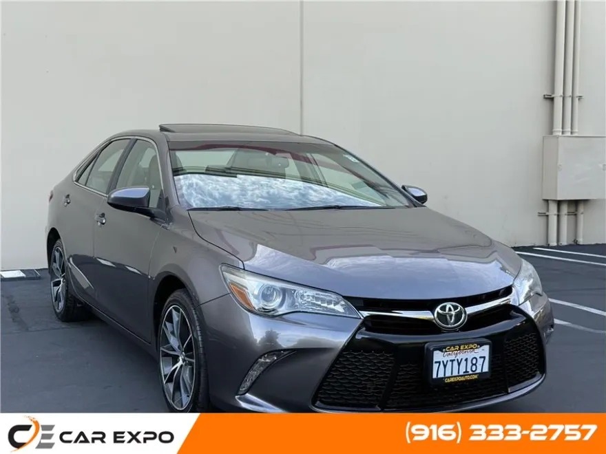 2017 Toyota Camry XSE photo 1