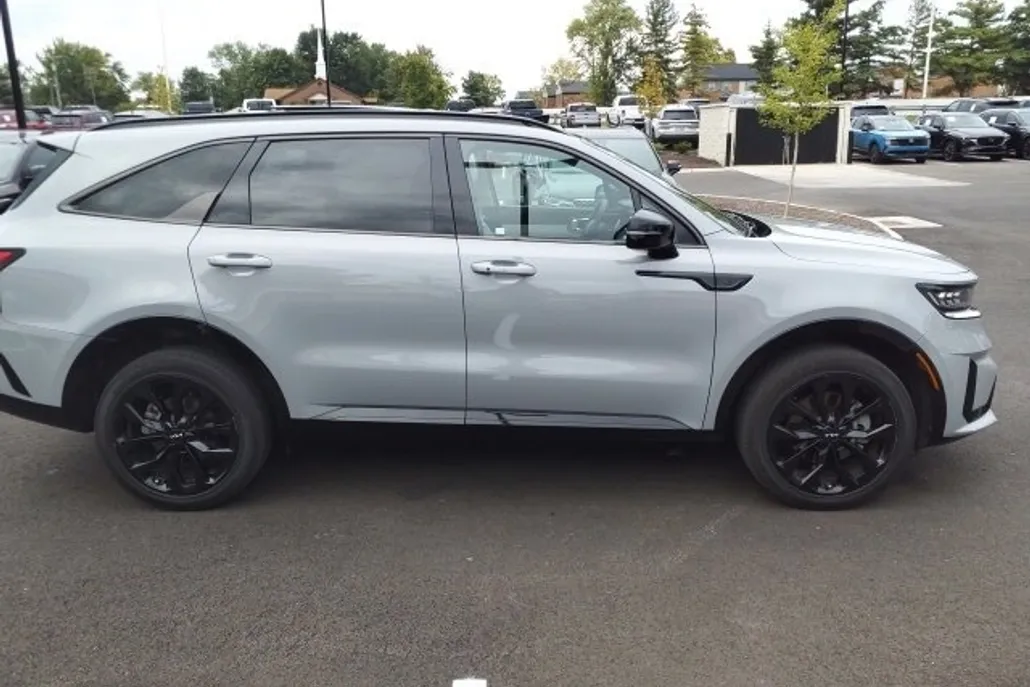 2022 Kia Sorento SX photo 1