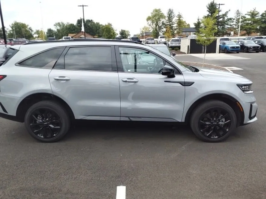 2022 Kia Sorento SX photo 1