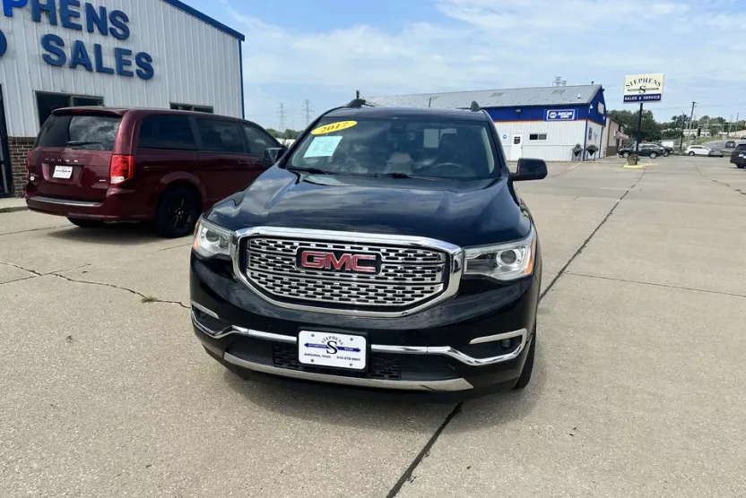 2017 Gmc Acadia Denali photo 1
