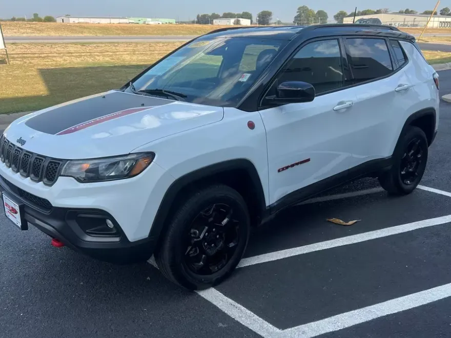 2023 Jeep Compass Trailhawk photo 1