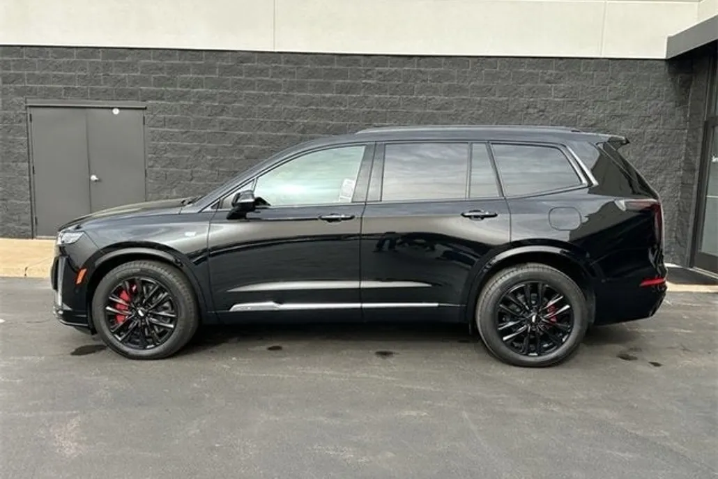 2025 Cadillac XT6 Sport photo 1