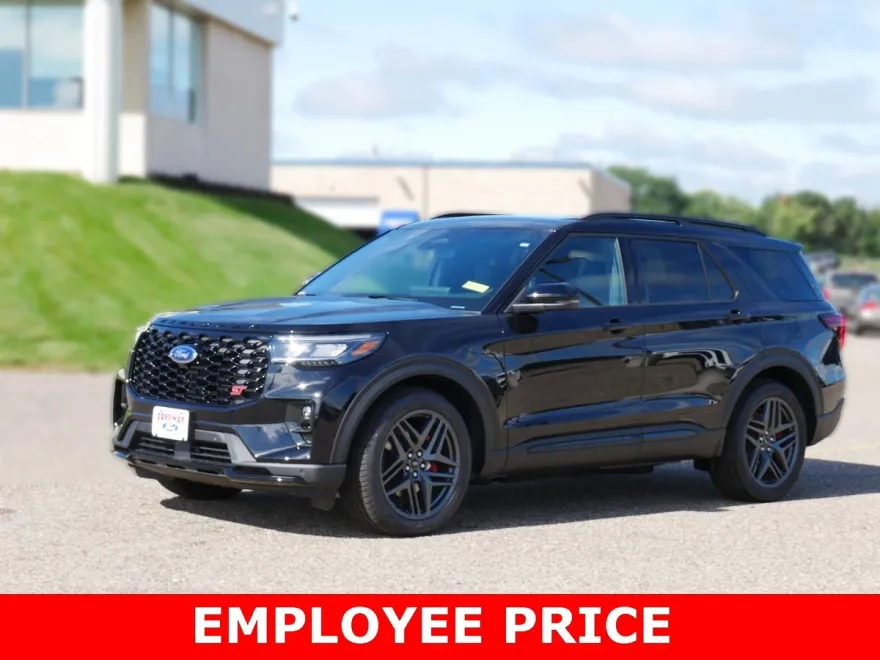 2025 Ford Explorer ST photo 1