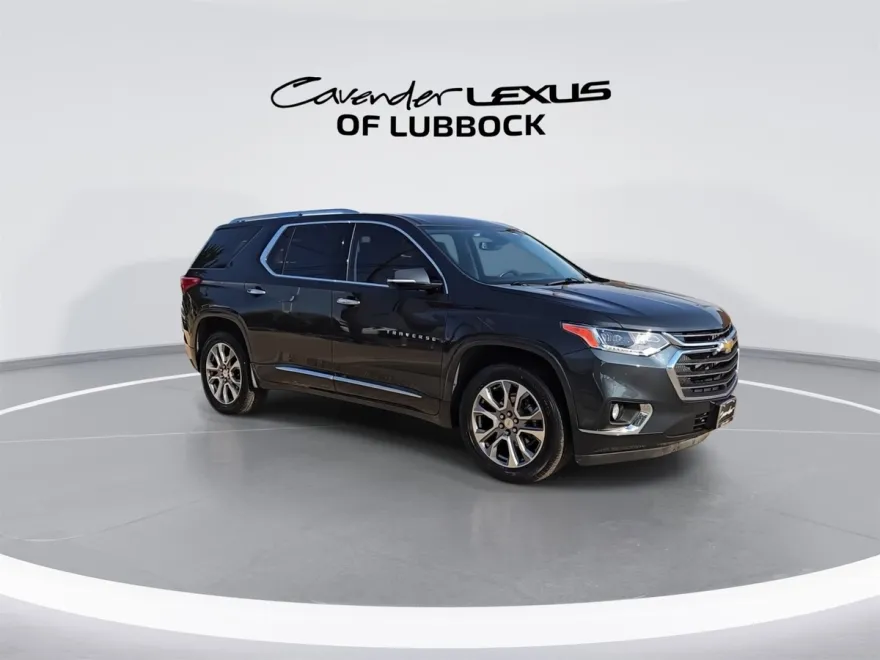 2021 Chevrolet Traverse Premier photo 1