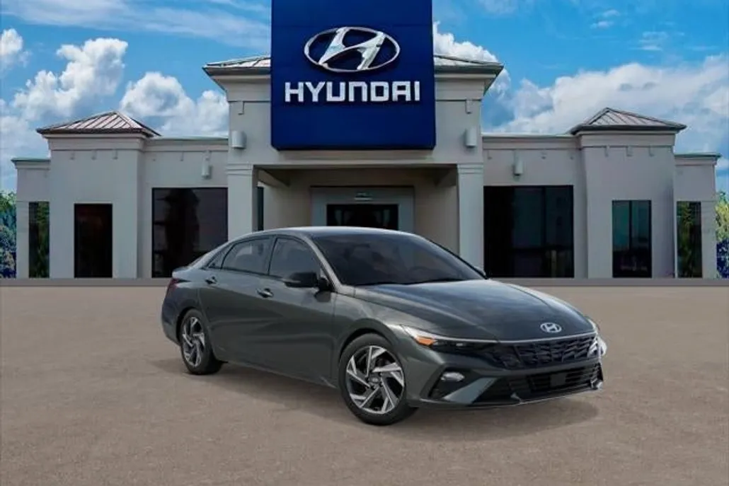 2025 Hyundai Elantra SEL Sport photo 1