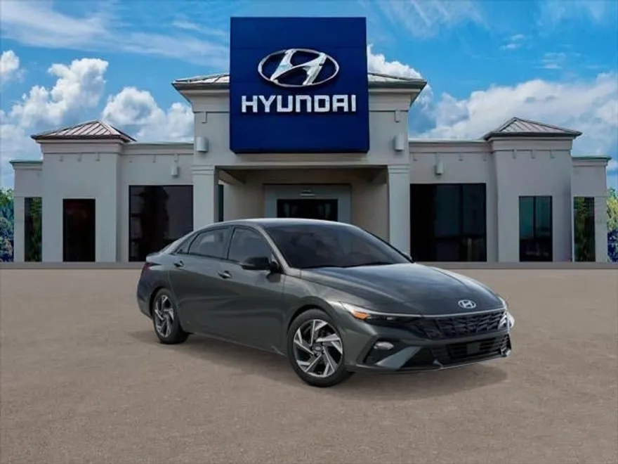 2025 Hyundai Elantra SEL Sport photo 1