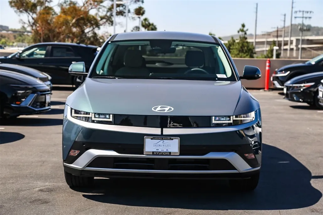 2025 Hyundai Ioniq 5 SE photo 1