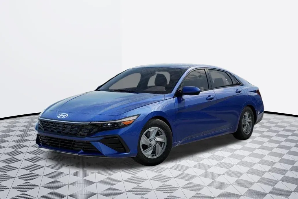 2025 Hyundai Elantra SE photo 1