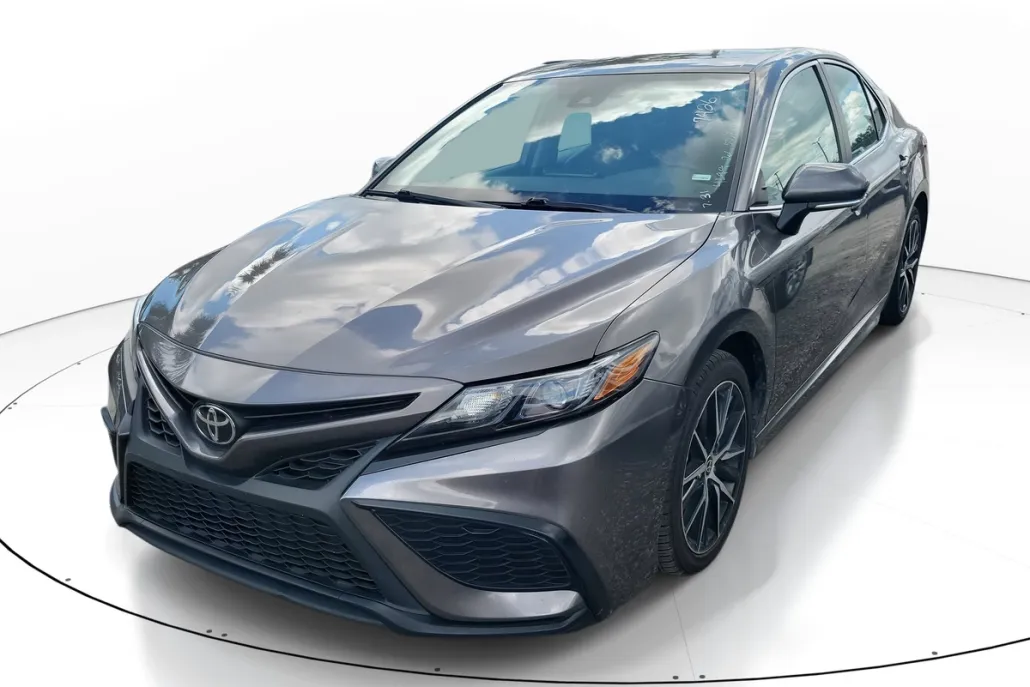 2024 Toyota Camry SE photo 1
